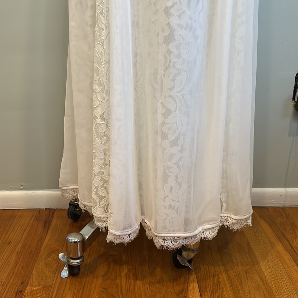 Heartloom Belle Sandra Bridal Gown size small - Picture 8 of 12
